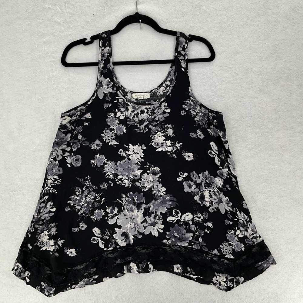 Socialite brand black floral print tank top‎ featuring a lace hem Large
